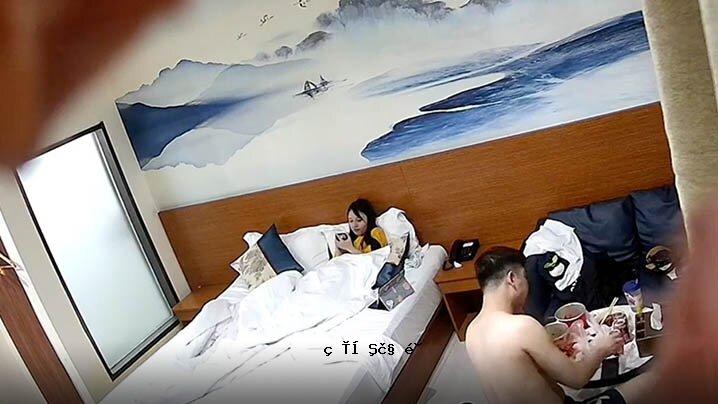 白酒店新闻2022_4_25_新流出白酒店摴头偷拍小哥新泡沫泡沫制作妹妹2桶13香小龙虾虾吞上床吃完成晒干妹妹孩子杀猪猪头夸张结束