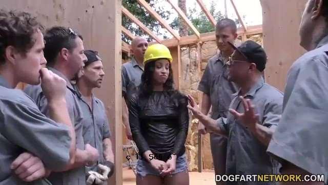蒂安娜·特朗普 (Teanna Trump) 住宅建筑地被专家 [DogfartNetwork]